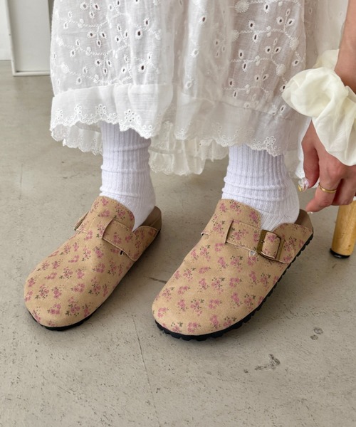 SOLLON.（ソルロン）の「小花柄クロッグシューズ（スリッポン・レディース・アイボリー/ベージュ・23.5cm/24.5cm）」の9枚目の写真