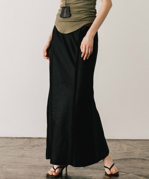 CREDONA(クレドナ)の「ACETATE LINEN SATIN SKIRT/アセテートリーンサテンスカート(スカート・レディース・ブラック/ホワイト・0/1)」の17枚目の写真