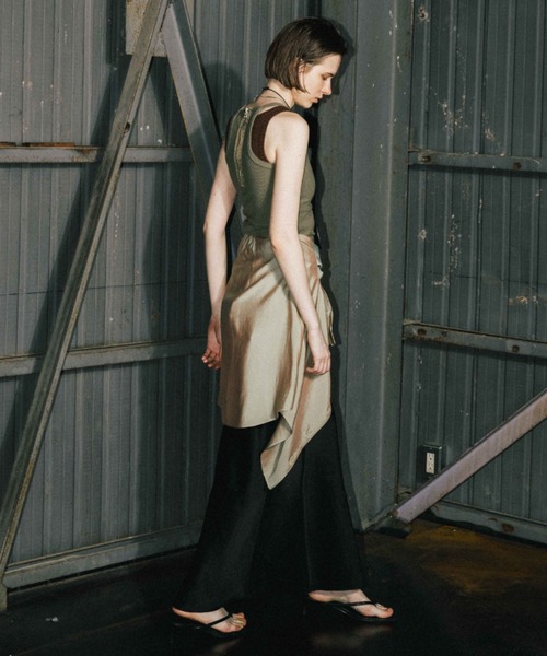 CREDONA(クレドナ)の「ACETATE LINEN SATIN SKIRT/アセテートリーンサテンスカート(スカート・レディース・ブラック/ホワイト・0/1)」の4枚目の写真