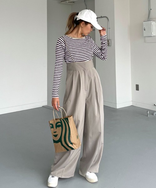 CHERI since1985（シェリ）の「クレープタックワイドサロペットパンツ（サロペット/オーバーオール・レディース・グレイッシュベージュ/ブラック・FREE）」の5枚目の写真