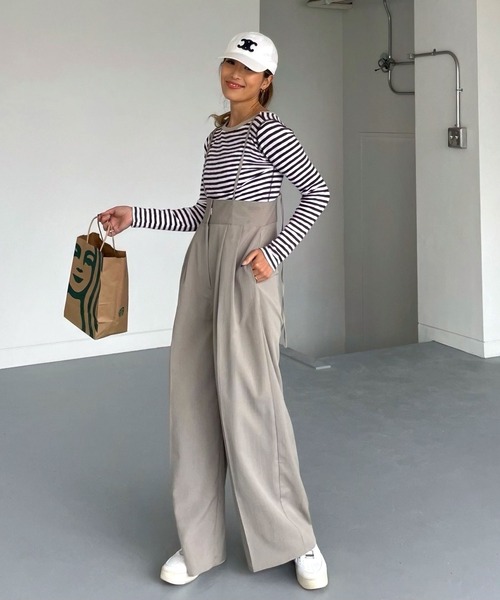 CHERI since1985（シェリ）の「クレープタックワイドサロペットパンツ（サロペット/オーバーオール・レディース・グレイッシュベージュ/ブラック・FREE）」の6枚目の写真