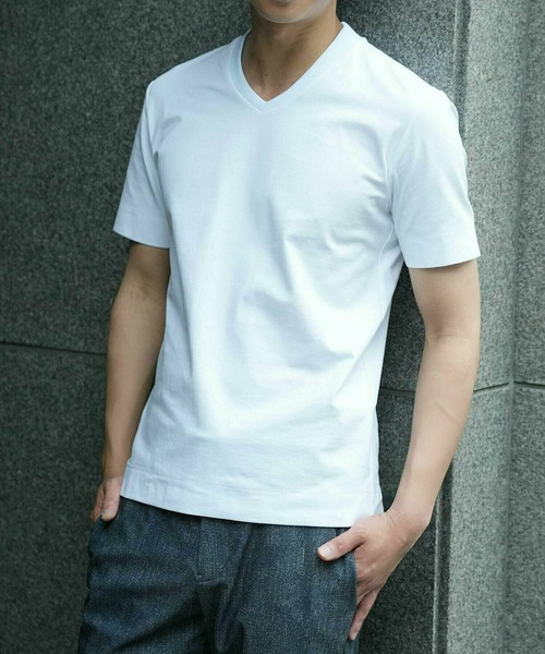 MEN'S BIGI(メンズビギ)の「【ACTIVE TAILOR/アクティブテイラー】シルケットスムースVネックTシャツ<接触冷感 / UVカット>(Tシャツ/カットソー・メンズ・グレー/ブラック/ホワイト/ネイビー・02/03/04/01)」の1枚目の写真