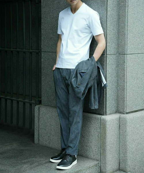 MEN'S BIGI(メンズビギ)の「【ACTIVE TAILOR/アクティブテイラー】シルケットスムースVネックTシャツ<接触冷感 / UVカット>(Tシャツ/カットソー・メンズ・グレー/ブラック/ホワイト/ネイビー・02/03/04/01)」の14枚目の写真