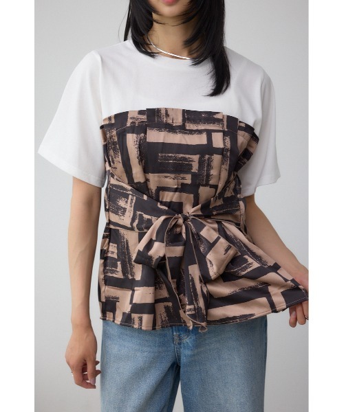 AZUL by moussy(アズールバイマウジー)の「スカーフドッキングトップス(Tシャツ/カットソー・レディース・グレー/ホワイト/ブラウン・FREE)」の1枚目の写真