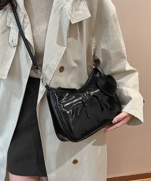＊未使用 イアパピヨネ 2WAYレザーショルダーバッグ ハートチャーム セット セール】2WAYハートチャームショルダーバッグ（ショルダーバッグ