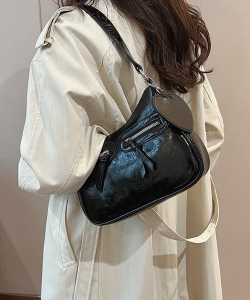 yuue' ( wear )(ユーイ)の「2WAYハートチャームショルダーバッグ(ショルダーバッグ・レディース・ブラック/アイボリー/ダークブラウン・FREE)」の14枚目の写真