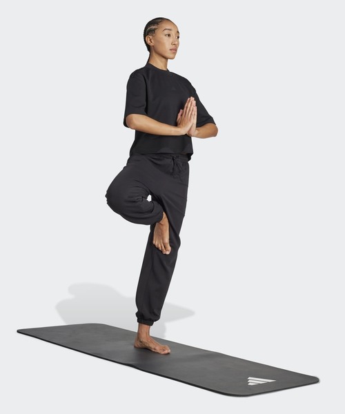 adidas（アディダス）の「ヨガモーション ワッフル 半袖Tシャツ / ヨガウェア / アディダス adidas（Tシャツ/カットソー・レディース・ブラック・LARGE/MEDIUM/X-LARGE/X-SMALL/XX-LARGE/SMALL）」の5枚目の写真