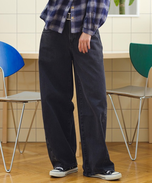Levi's(リーバイス)の「Levi's/リーバイス Low Loose ジーンズ(デニムパンツ・レディース・ダークインディゴブルー/グレー/ブラック/インディゴブルー・28inch/24inch/25inch/26inch/27inch/23inch)」の2枚目の写真