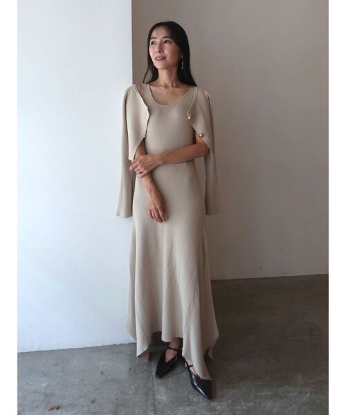 LAGUNAMOON(ラグナムーン)の「ボタンカーデセットニットワンピース(ワンピース・レディース・アイボリー/チャコールグレー・SMALL/MEDIUM)」の9枚目の写真