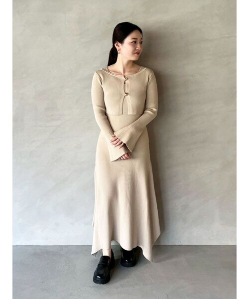 LAGUNAMOON(ラグナムーン)の「ボタンカーデセットニットワンピース(ワンピース・レディース・アイボリー/チャコールグレー・SMALL/MEDIUM)」の16枚目の写真