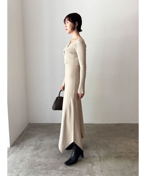 LAGUNAMOON(ラグナムーン)の「ボタンカーデセットニットワンピース(ワンピース・レディース・アイボリー/チャコールグレー・SMALL/MEDIUM)」の21枚目の写真