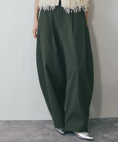 ANOTHER S（アナザーエス）の「ミリタリーツイルサイドタックコクーンパンツ（チノパンツ・レディース・ブラック/アイボリー/ダークグリーン・FREE）」の7枚目の写真