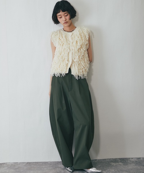 ANOTHER S（アナザーエス）の「ミリタリーツイルサイドタックコクーンパンツ（チノパンツ・レディース・ブラック/アイボリー/ダークグリーン・FREE）」の4枚目の写真