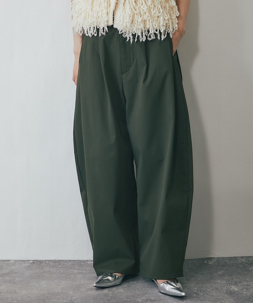 ANOTHER S（アナザーエス）の「ミリタリーツイルサイドタックコクーンパンツ（チノパンツ・レディース・ブラック/アイボリー/ダークグリーン・FREE）」の13枚目の写真