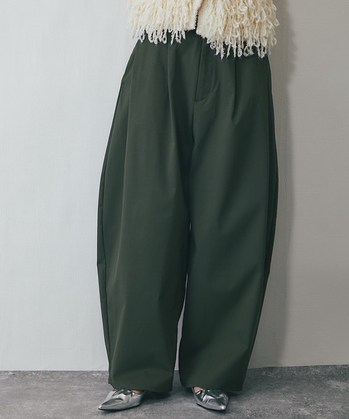 ANOTHER S（アナザーエス）の「ミリタリーツイルサイドタックコクーンパンツ（チノパンツ・レディース・ブラック/アイボリー/ダークグリーン・FREE）」の9枚目の写真