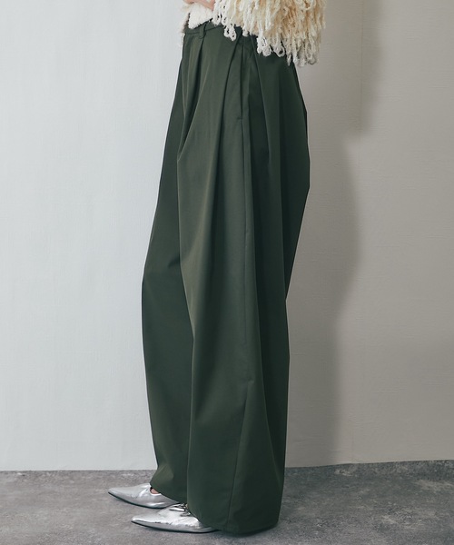 ANOTHER S（アナザーエス）の「ミリタリーツイルサイドタックコクーンパンツ（チノパンツ・レディース・ブラック/アイボリー/ダークグリーン・FREE）」の5枚目の写真