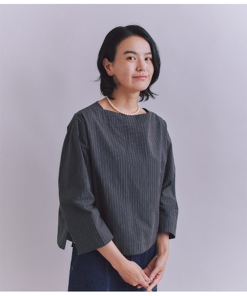 SIPULI(シプリ)の「Cotton Linen Pin Stripe ガゼット付ブラウス(シャツ/ブラウス・レディース・ダークグレー・2)」の4枚目の写真