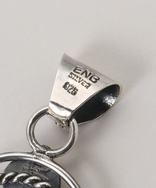 Spick & Span(スピックアンドスパン)の「ERICKA NICOLAS BEGAY/エリッカ ニコラス ビゲイ NAJA3(チャーム・レディース・シルバー・FREE)」の3枚目の写真