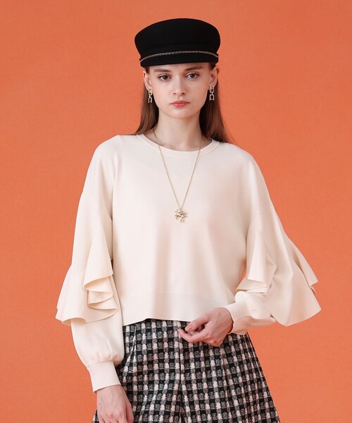 ANAYI(アナイ)の「カスケードスリーブ プルオーバー(ニット/セーター・レディース・ブラック/オフホワイト/ピンク・38/36)」の4枚目の写真