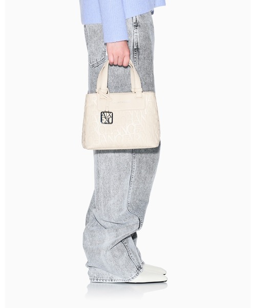 ARMANI EXCHANGE(アルマーニエクスチェンジ)の「【A|X アルマーニ エクスチェンジ】オールオーバーエンボスロゴ ミニハンドバッグ(グレイン)(ハンドバッグ・レディース・ブラック/ライトベージュ/グレイッシュベージュ・FREE)」の10枚目の写真
