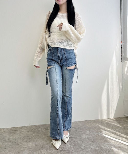 INGNI(イング)の「サイドスリットベルト付フレアデニム(デニムパンツ・レディース・ブルー系その他・M/S)」の6枚目の写真