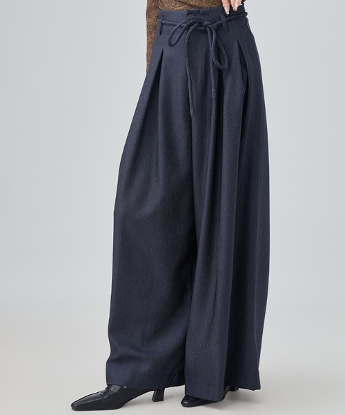SUWDEE(スーディー)の「inverted pleats wide pants(スラックス・レディース・ネイビー/グレー/ブラウン・M/L/S)」の1枚目の写真