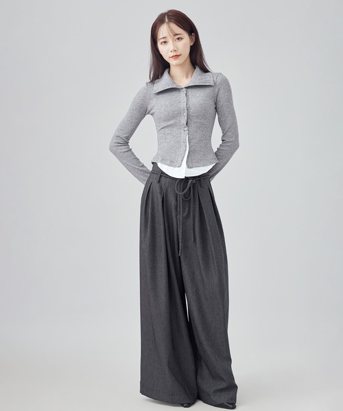 SUWDEE(スーディー)の「inverted pleats wide pants(スラックス・レディース・ネイビー/グレー/ブラウン・M/L/S)」の4枚目の写真