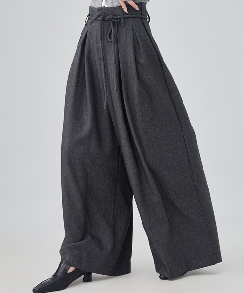 SUWDEE(スーディー)の「inverted pleats wide pants(スラックス・レディース・ネイビー/グレー/ブラウン・M/L/S)」の6枚目の写真