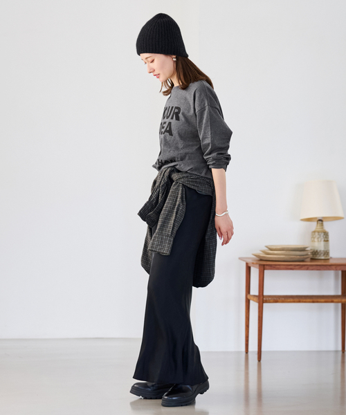 FRAMeWORK（フレームワーク）の「≪WEB限定 / 追加≫ロゴロンTee（Tシャツ/カットソー・レディース・チャコールグレー/ホワイト・FREE）」の4枚目の写真