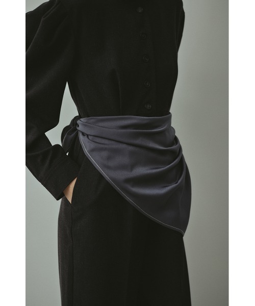 STYLEMIXER（スタイルミキサー）の「ステッチラインサテンスカーフ（バンダナ/スカーフ・レディース・ブラウン/グレー・FREE）」の3枚目の写真