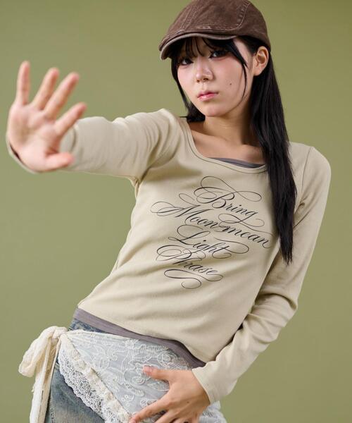 dispark（ディスパーク）の「DISPARK/【25年秋冬新作】レイヤードグラフィックTOP（Tシャツ/カットソー・レディース・カーキ/ベージュ・FREE）」の2枚目の写真