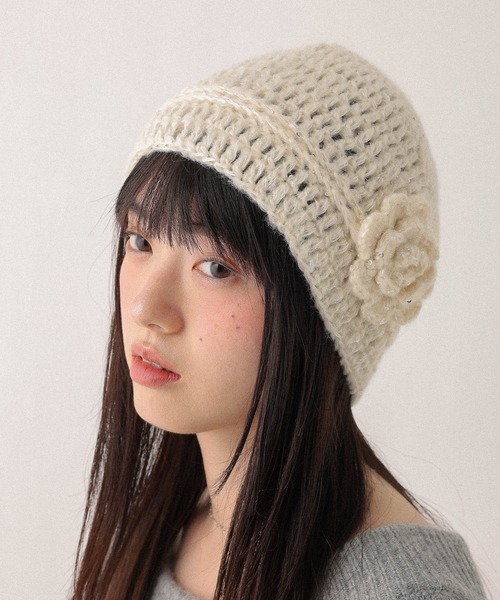 Heather(ヘザー)の「フラワーニットビーニー 602807(ニットキャップ/ビーニー・レディース・グレー/アイボリー・ONE SIZE)」の15枚目の写真