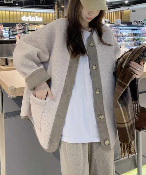Teem Store(チームストア)の「【再入荷】【オーバーサイズ】【ボア切り替え配色】カラーレスボアノーカラージャケット(ノーカラージャケット・レディース・アイボリー・F)」の11枚目の写真