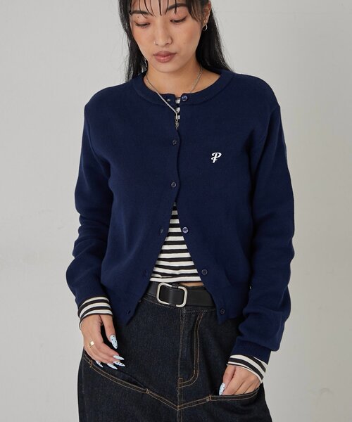 WHO'S WHO gallery（フーズフーギャラリー）の「ワンポイントクルーカーデ（カーディガン/ボレロ・レディース・グレー/ブラック/アイボリー/ホワイト/レッド/ネイビー・FREE）」の6枚目の写真