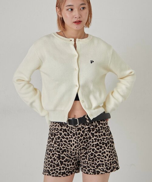 WHO'S WHO gallery（フーズフーギャラリー）の「ワンポイントクルーカーデ（カーディガン/ボレロ・レディース・グレー/ブラック/アイボリー/ホワイト/レッド/ネイビー・FREE）」の14枚目の写真