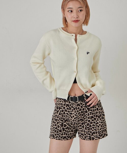 WHO'S WHO gallery（フーズフーギャラリー）の「ワンポイントクルーカーデ（カーディガン/ボレロ・レディース・グレー/ブラック/アイボリー/ホワイト/レッド/ネイビー・FREE）」の15枚目の写真