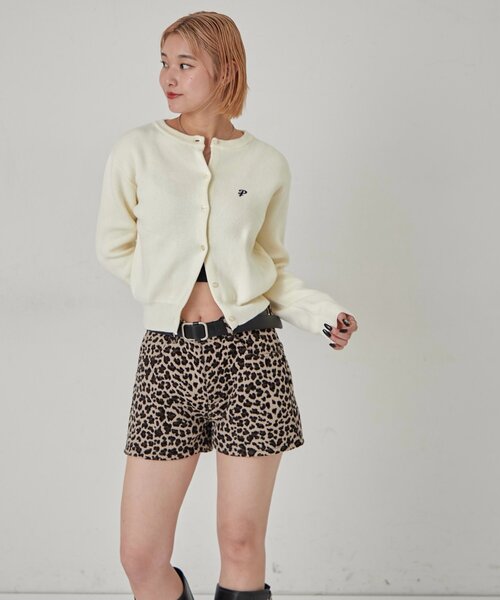 WHO'S WHO gallery（フーズフーギャラリー）の「ワンポイントクルーカーデ（カーディガン/ボレロ・レディース・グレー/ブラック/アイボリー/ホワイト/レッド/ネイビー・FREE）」の16枚目の写真