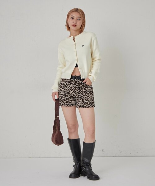 WHO'S WHO gallery（フーズフーギャラリー）の「ワンポイントクルーカーデ（カーディガン/ボレロ・レディース・グレー/ブラック/アイボリー/ホワイト/レッド/ネイビー・FREE）」の18枚目の写真