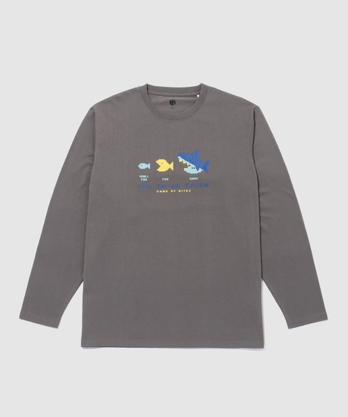 Mac-House(マックハウス)の「【T-GRAPHICS / ティーグラフィックス】ゲームデザイン長袖Tシャツ(Tシャツ/カットソー・メンズ・グレー/チャコールグレー/ホワイト/ブルーグリーン/ブラック・XL/L/M/S)」の4枚目の写真