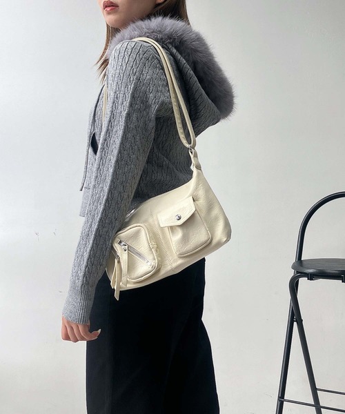 AS KNOW AS plus(アズノゥアズプラス)の「♪エコファーフード ポケット付き ケーブル編み Wジップファスナーカーディガン(カーディガン/ボレロ・レディース・アイボリー/ブラック/シルバー・FREE)」の13枚目の写真