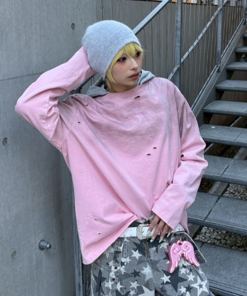 Never mind the XU（ネバーマインドザエックスユー）の「【Never mind the XU】damage washed long sleeve / 【ネバーマインド ザ エックスユー】ダメージウォッシュ長袖Tシャツ  <着用動画あり>（Tシャツ/カットソー・メンズ・ホワイト/ピンク/ブラック・L/XL）」の16枚目の写真