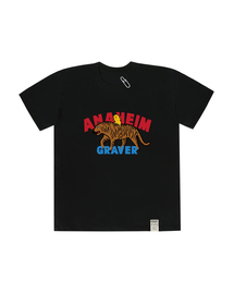 GRAVER（グレーバー）の「[UNISEX] Smile Tiger Logo Short Sleeve Tee_Black（Tシャツ/カットソー・メンズ）」