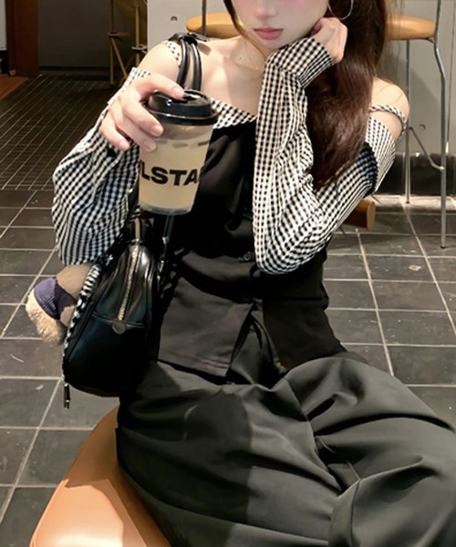 CERCA(チェルカ)の「Nia(ニア)/オフショルダー バイカラーチェックブラウス(シャツ/ブラウス・レディース・ブラック・LARGE/SMALL)」の2枚目の写真