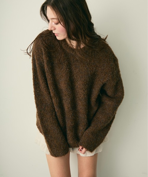 Lunea（ルネア）の「ラウンドネックブークレオーバーニット（ニット