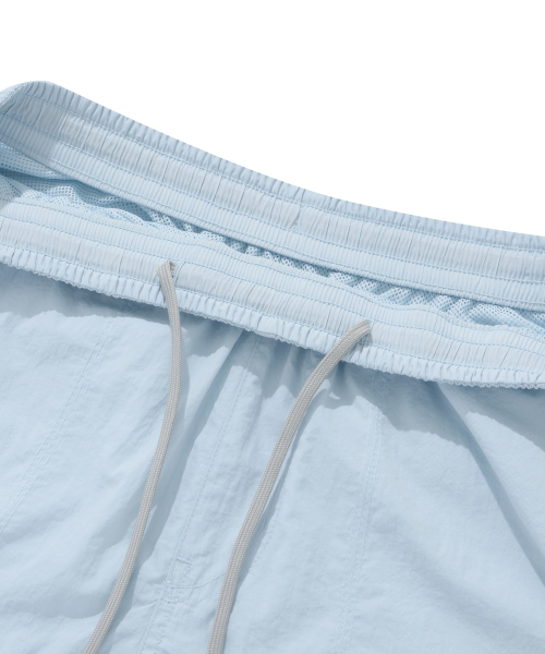 COVERNAT(カバーナット)の「ウィンドブレーカーショーツ ライトブルー(その他パンツ・レディース・その他・X-LARGE/X-SMALL/XX-LARGE/LARGE/MEDIUM/SMALL)」の4枚目の写真