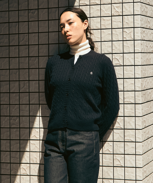 UNIFORM BRIDGE(ユニフォームブリッジ)の「cashmere blended cable knit cardigan(womens) dark navy(ニット/セーター・レディース・その他・SMALL/MEDIUM)」の2枚目の写真