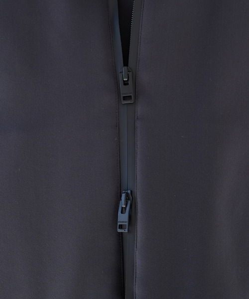 ATTACHMENT(アタッチメント)の「【ATTACHMENT/アタッチメント】別注 SOLOTEX HOODED DOWN(ダウンジャケット/コート・メンズ・ダークグレー/ブラック・2/3)」の17枚目の写真