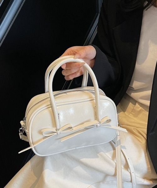 maison de LATIR（メゾンドラティール）の「小さくても頼れる、大人かわいいリボンショルダーバッグ（ショルダーバッグ・レディース・ブラック/シルバー/レッド/ホワイト・FREE）」の14枚目の写真