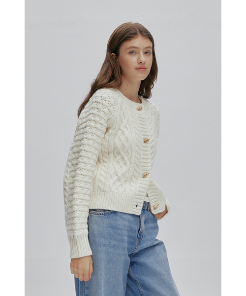 AFTERHOURS(アフターアワーズ)の「COZY CABLE KNIT CARDIGAN (IVORY)(カーディガン/ボレロ・レディース・アイボリー・FREE)」の2枚目の写真