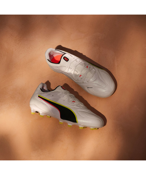 PUMA(プーマ)の「PUMA プーマ メンズ キング 20 アルティメット FG/AG サッカースパイク(スニーカー・メンズ・ホワイト系その他/ブラック×ホワイト/ホワイト×ゴールド/シルバー系その他/ホワイト系その他2・26.5cm/28.0cm/27.5cm/26.0cm/27.0cm/25.5cm)」の21枚目の写真